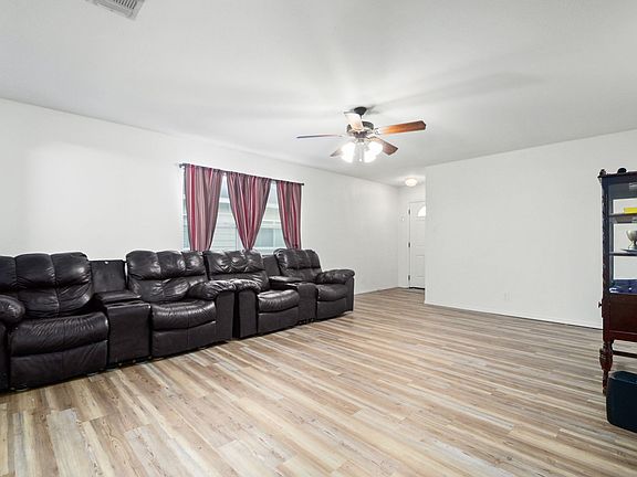 3rd image of 221 Katie Ct