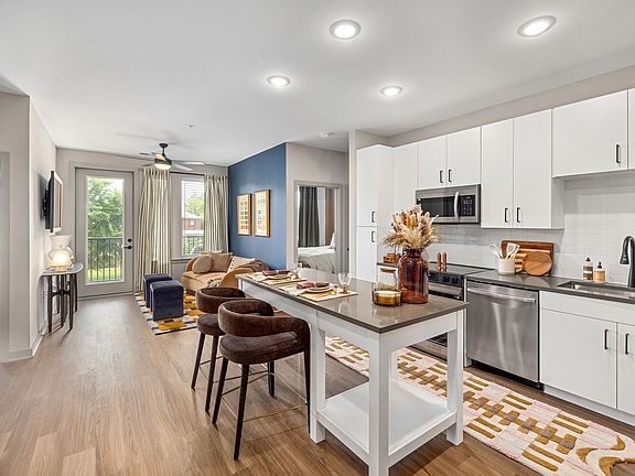 5th image of 3600 Grove Ave #125