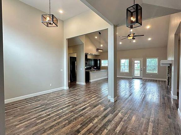 3rd image of 205 Fairview Dr