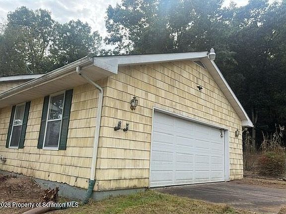 4th image of 163 Old State Rd
