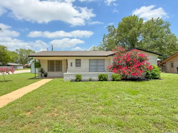 505 Margo Dr, Pearsall, TX 78061