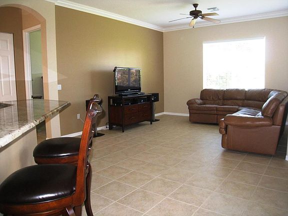4th image of 506 SW Lake Manatee Way