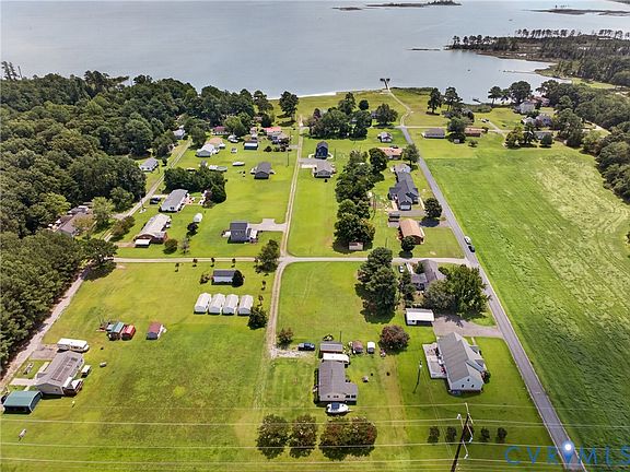 4th image of 141 Virginia Ave