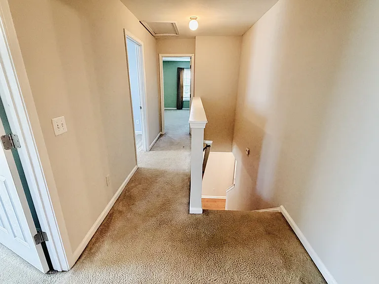 312 Ashmore Ln — Photo 21
