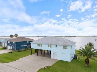 1730 W Bayshore Dr, Palacios, TX 77465