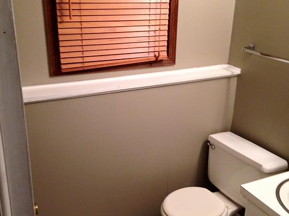 Downstairs 1/2 Bath