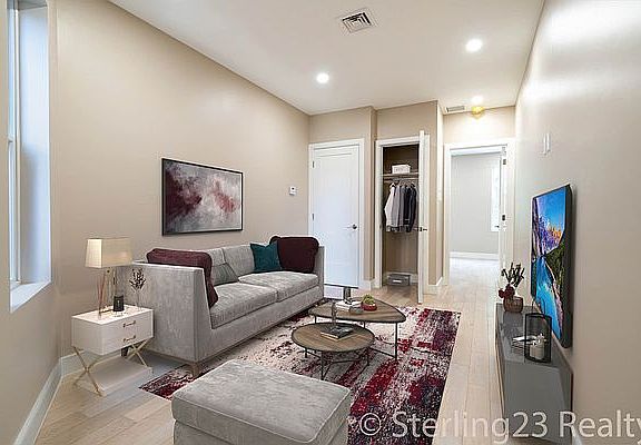 3rd image of 2539 38th St APT 1R