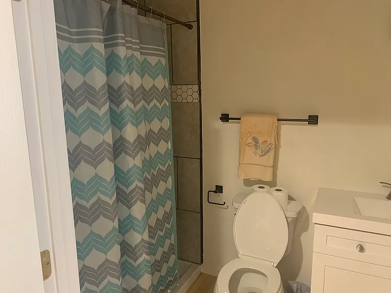 249 Leonard Ave #20 — Photo 9
