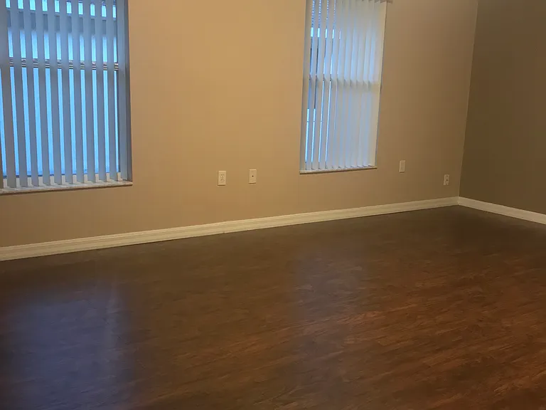 906 Thousand Oaks Blvd — Photo 15