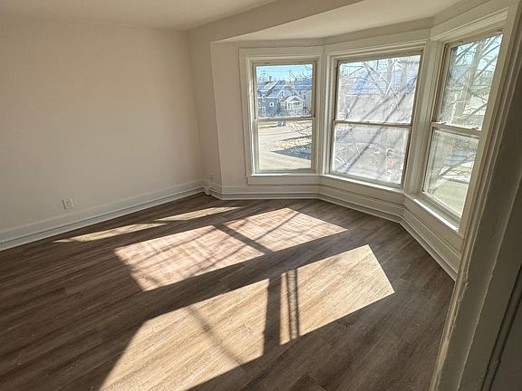 4th image of 108 E Milwaukee St #5