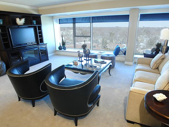FLOOR TO CEILING WINDOWS