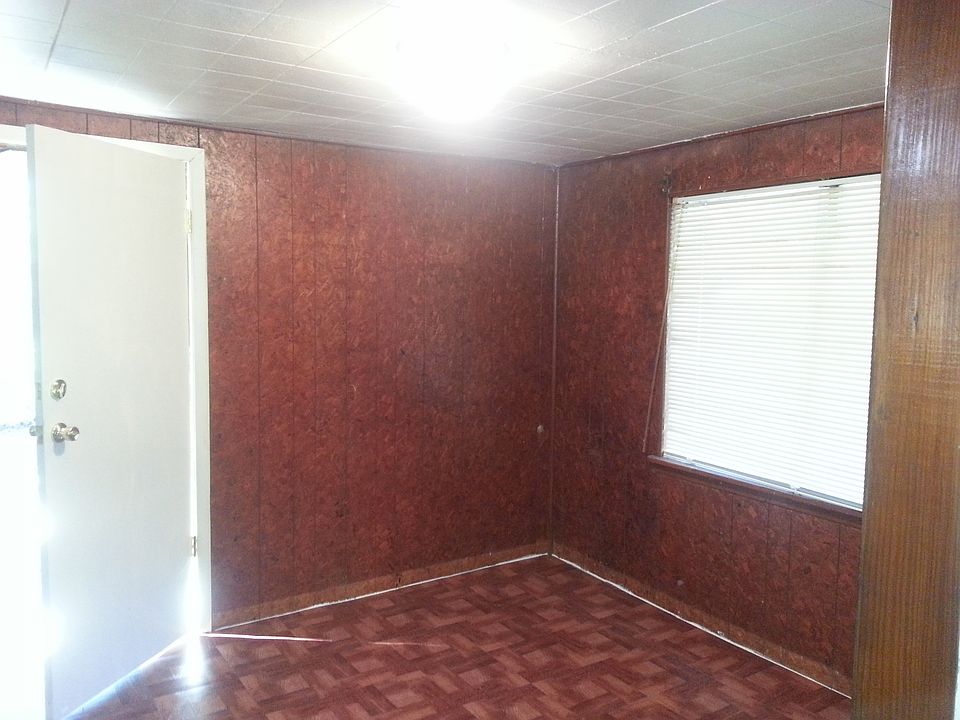 2nd image of 109 Lisa Ln