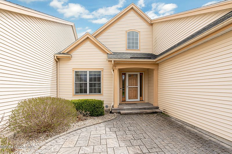 3rd image of 77 Walden Fields Drive