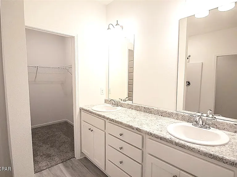 30 Sandywoods Ct — Photo 13