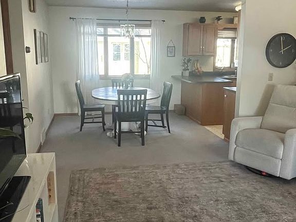 4th image of 103 8th Ave S