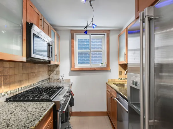345 East 56th Street image 3 of 7