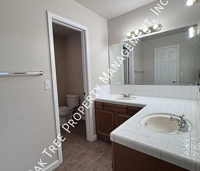 2219 N Mitre Ave — Photo 15