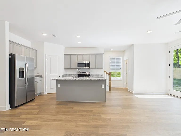 1729 Lateglow Way — Photo 18