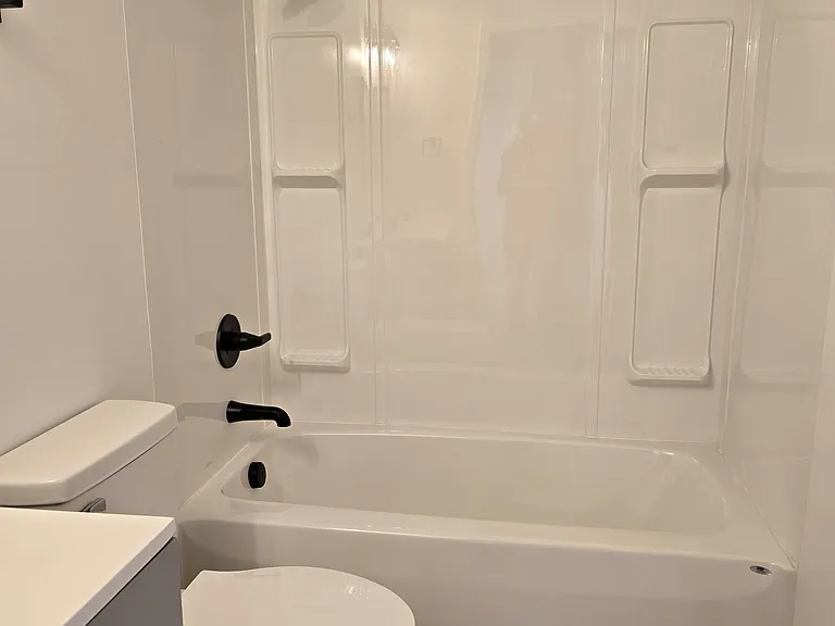 1227 Tremont Ave SW — Photo 3