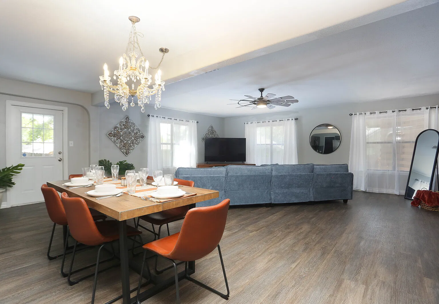 9011 Welles Way — Photo 4