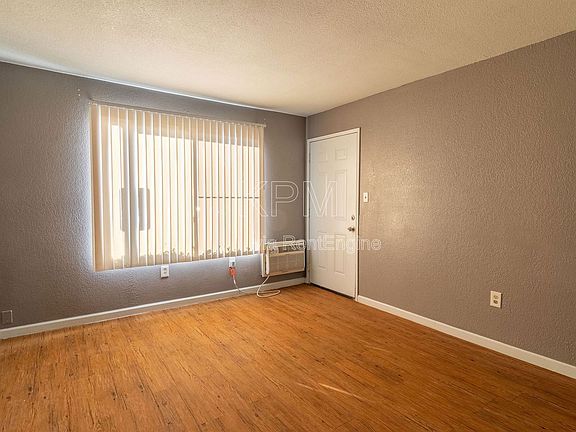 4th image of 3939 N Pershing Ave #32