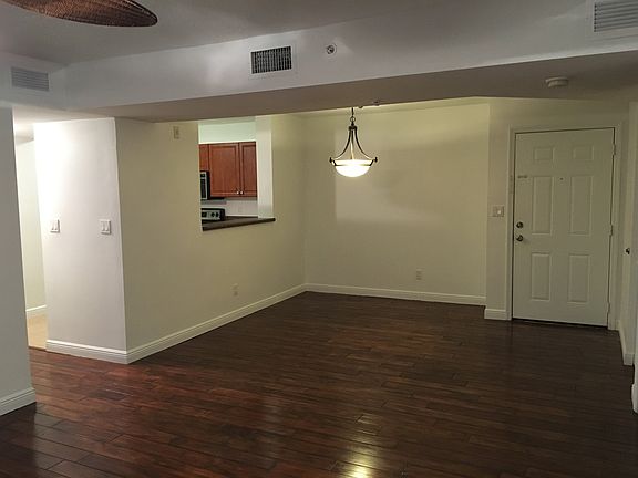 4th image of 509 E Sheridan St APT 303