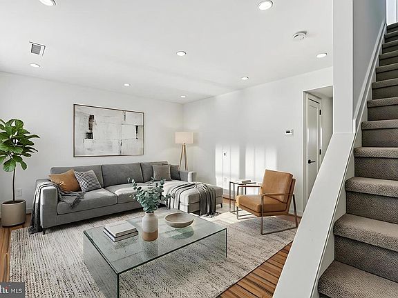 3rd image of 15727 Ambiance Dr