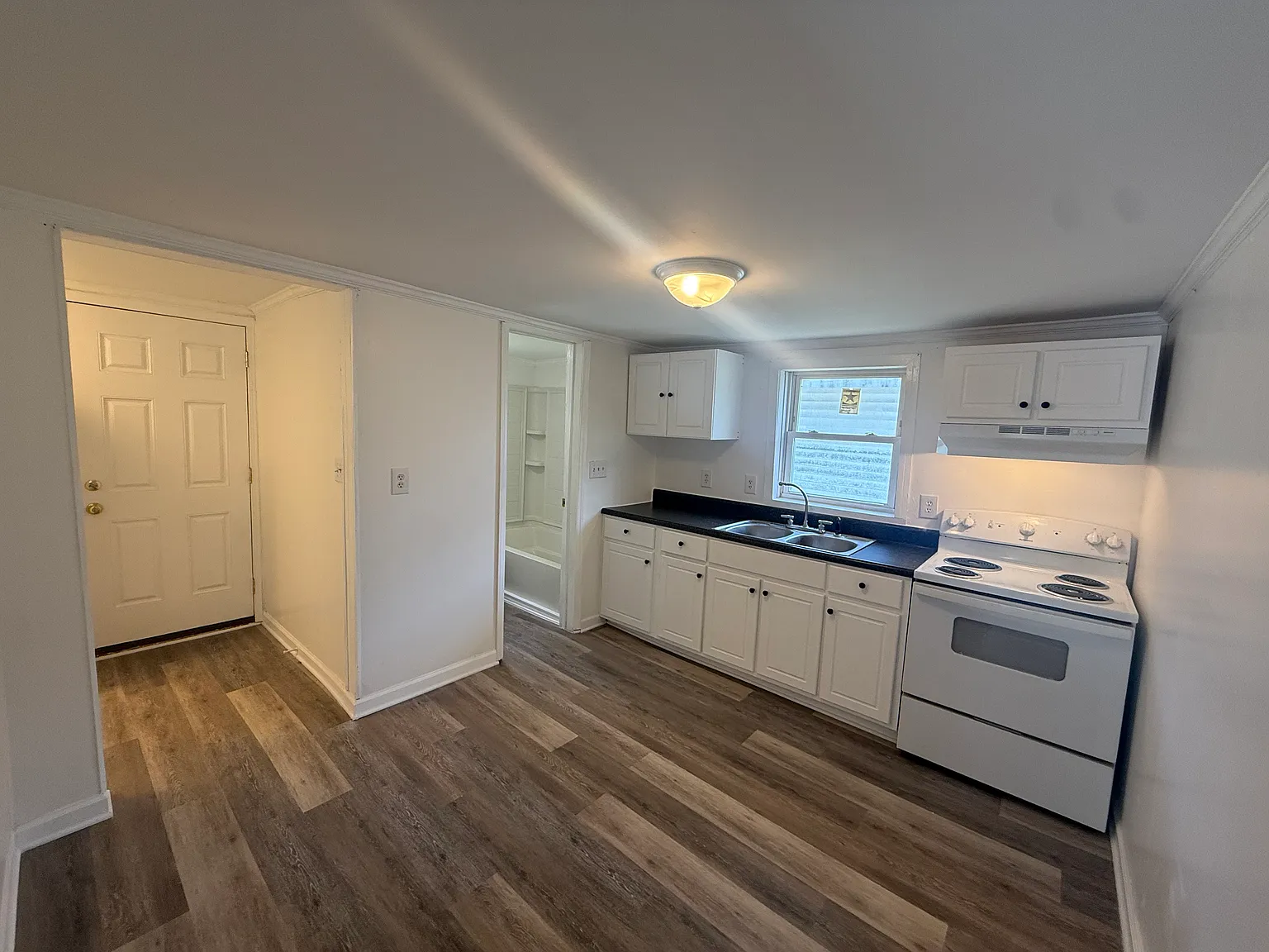 2 bed, 552 sqft, $800 — Photo 3