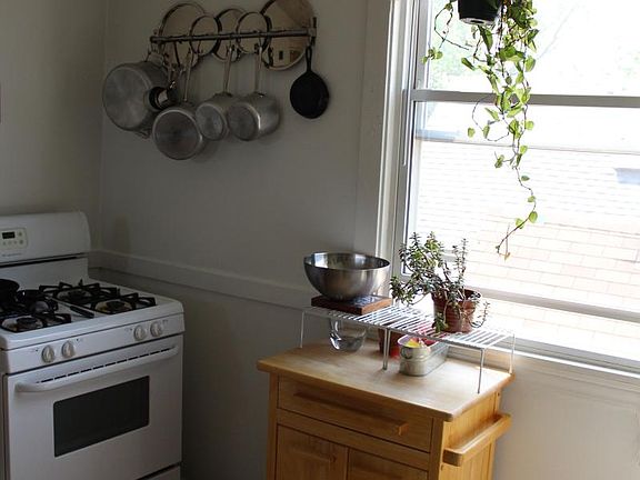 3rd image of 2433 W Berteau Ave #1