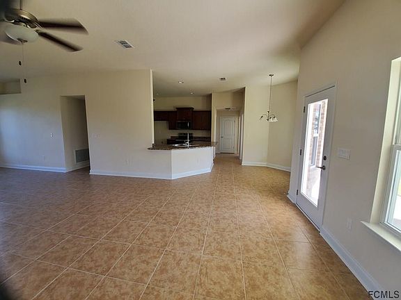 3rd image of 6 Lamont Ln