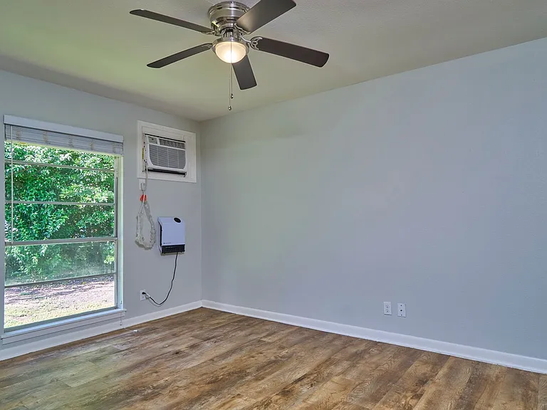 110-122 San Angelo Blvd #118 — Photo 21