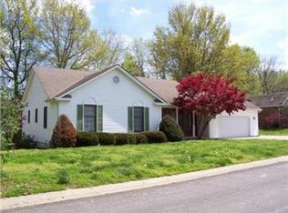 39 Arrowhead Dr, Lexington, MO 64067