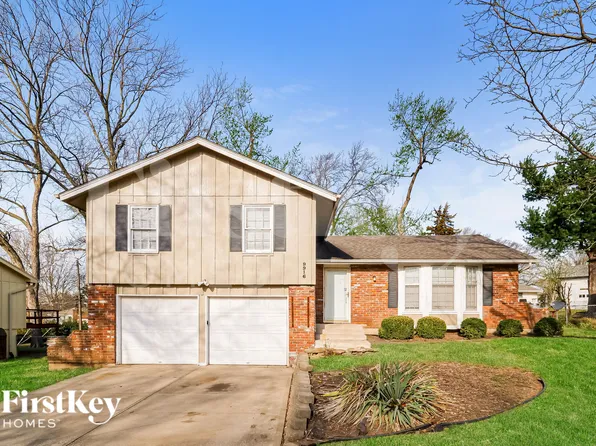 9916 Parkhill Rd, Lenexa, KS 66215