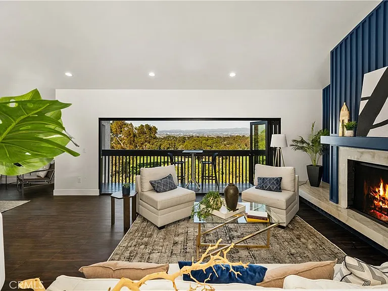 5 Yellow Brick Rd — Photo 10