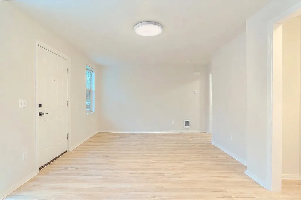2 bed, 1080 sqft, $2,668 — Photo 4