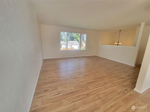 5th image of 110 E Fir Drive