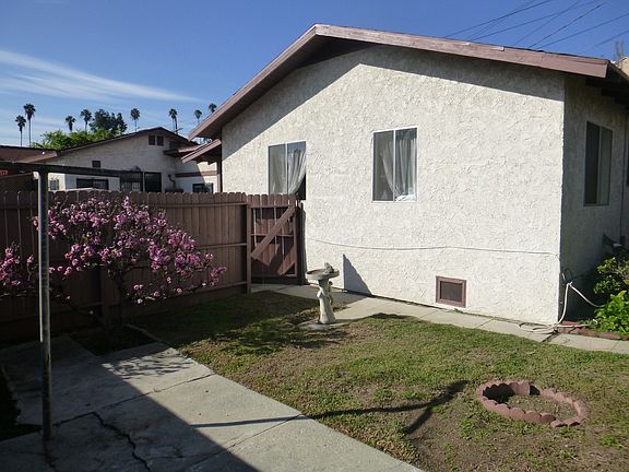 Backyard of Backhouse