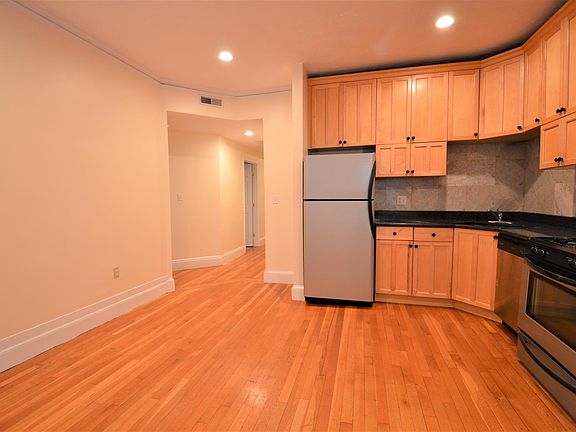 2nd image of 191 Winthrop Rd APT 5