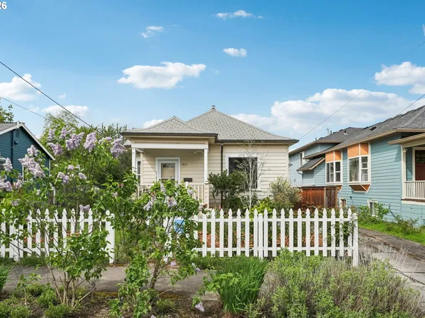 1831 SE Insley St, Portland, OR 97202