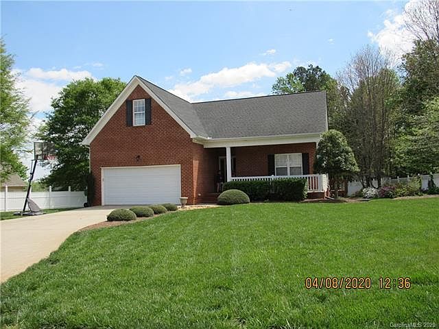 1st image of 105 Birchwood Ct