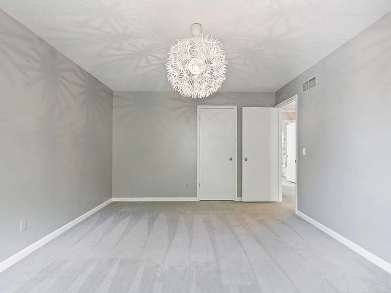 4690 Lindbergh Dr — Photo 26