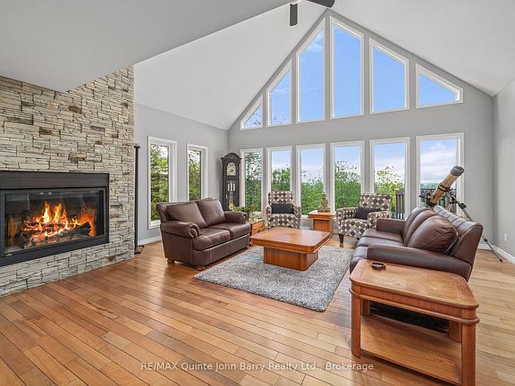 4th image of 331 Drewery St