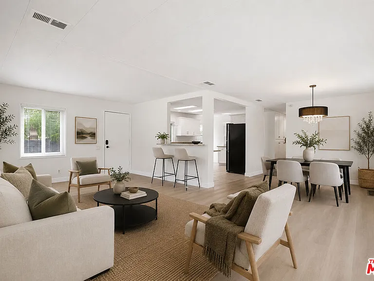 6033 Fallbrook Ave — Photo 24