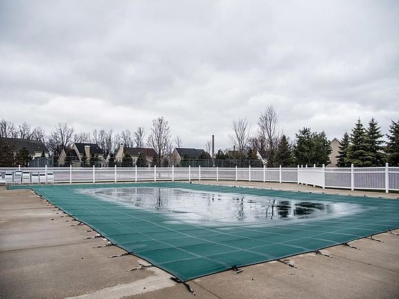 5th image of 416 Waterside Dr