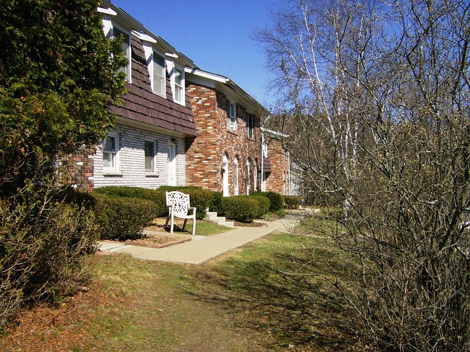 1st image of 281 Mulberry Ave APT 1