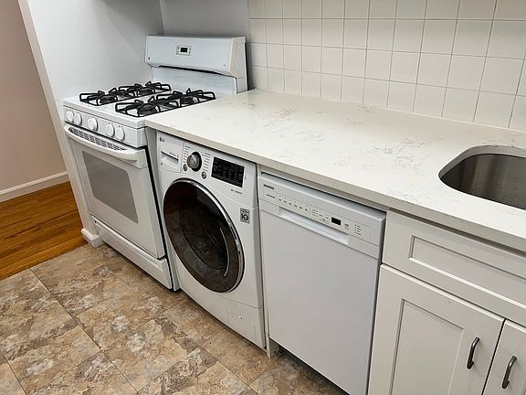 3rd image of 80 W 82nd St APT 2A