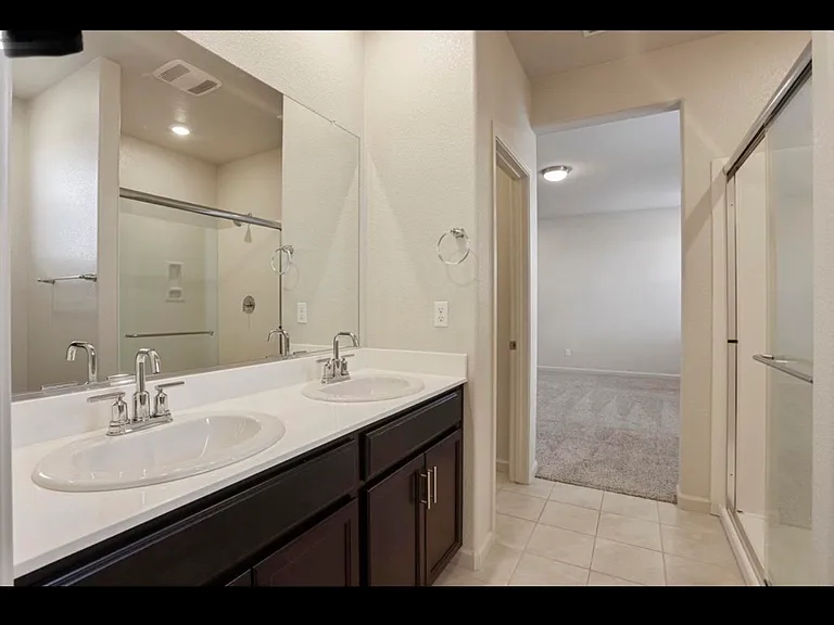 2260 Shoreline Dr — Photo 12