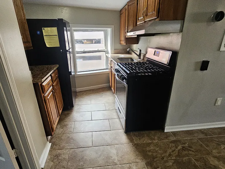 338 Orange St #302B — Photo 5