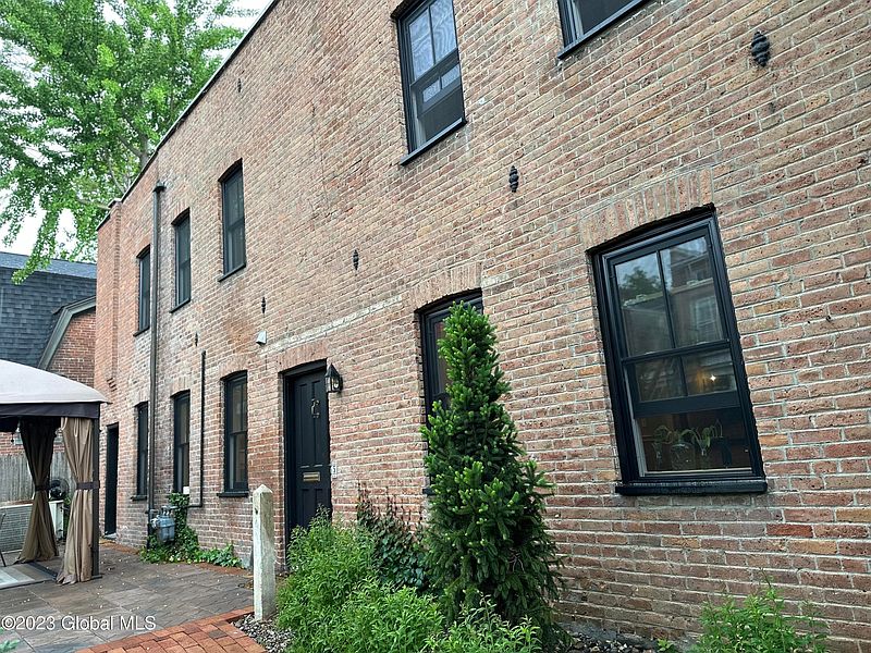 3rd image of 5 N Ferry Street