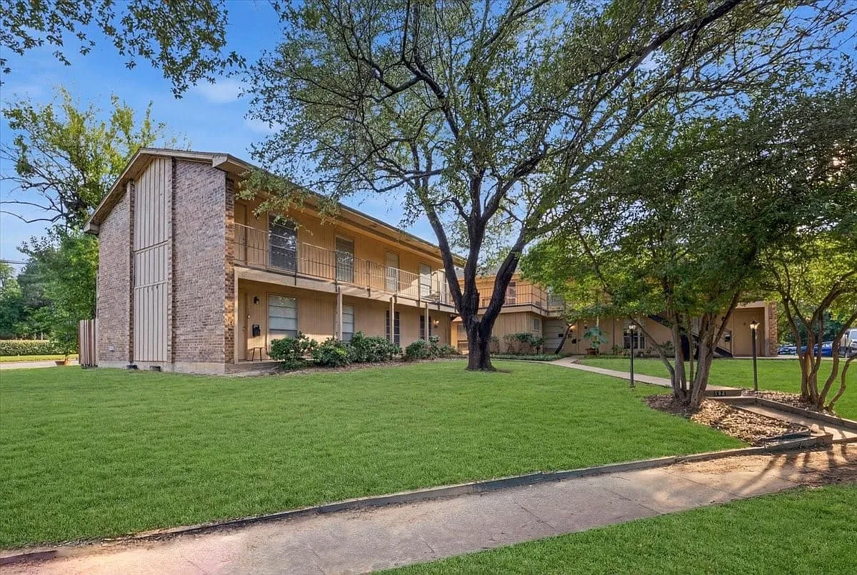 1 bed, 1.0 bath, 600 sqft, $1,025 — Photo 2